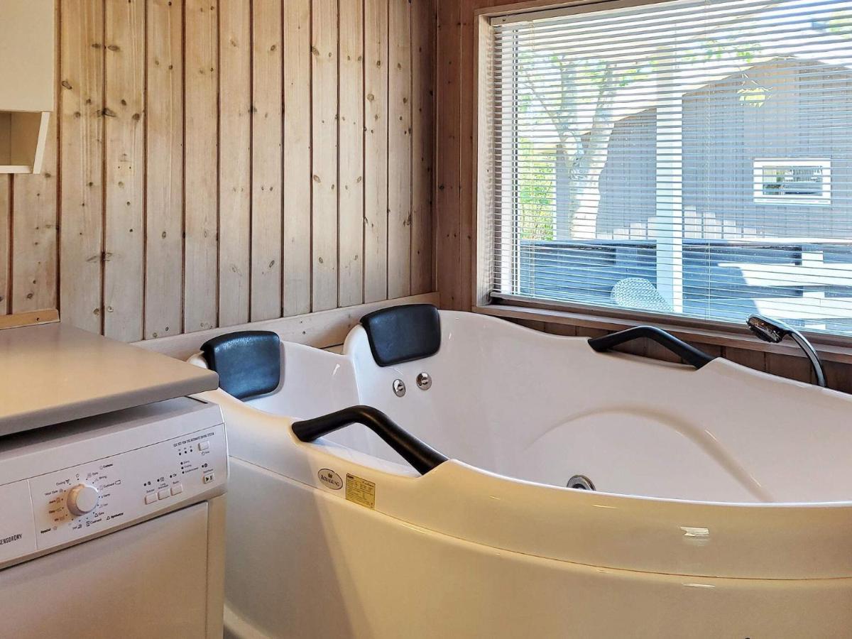 8 Person Holiday Home In Nex Snogebæk Εξωτερικό φωτογραφία